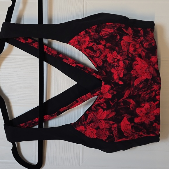 Lululemon Red and Black Floral Sports Bra - Size 10 - Picture 1 of 5